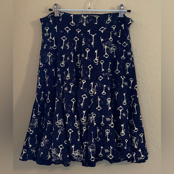 Effies Heart Skirt in Keys Print Size M - Picture 1 of 6